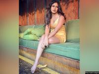 'इश्कबाज' छोड़ अब सुरभि चंदना इंस्टा पर बोल्ड तस्वीरें शेयर कर ऐसे जीत रही हैं फैंस का दिल - | Ishqbaaaz actress Surbhi Chandna hot and bold pics on Instagram, Views Sexy Images | Latest television Photos at Lokmatnews.in