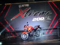 Hero Xtreme 200R: भारत की सड़कों पर धमाल मचाने को तैयार हीरो की नई बाइक 'एक्सट्रीम', देखें तस्वीरें! - | Hero Xtreme 200R Bike is showcased in India, see the latest pictures | Latest automobile Photos at Lokmatnews.in