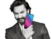 आमिर खान ने लॉन्च किया Vivo V11 Pro, तस्वीरों में जानें इस फोन में क्या है खास - | Aamir khan At the Launch of vivo v11 pro, See Specification and features | Latest technology Photos at Lokmatnews.in