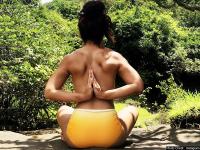 टीवी एक्ट्रेस एबिगेल पांडे ने टॉपलेस होकर योग करते हुए शेयर की तस्वीर - | Tv Actress Abigail Jain Share Topless Photo on Instagram While Doing Yoga | Latest television Photos at Lokmatnews.in