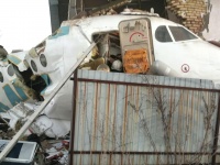 100 लोगों को लेकर उड़ान भरते ही कजाख्स्तान में क्रैश हुआ विमान, 14 की मौत