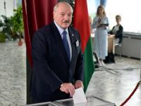 Belarus election: छठी बार जीते अलेक्सांद्र लुकाशेंको, सड़क पर प्रदर्शन और आक्रोश,  26 वर्षों में सबसे बड़ी चुनौती, see pics - | Belarus election Alexander Lukashenko Clashes poll election won for the sixth time images viral see pics | Latest world Photos at Lokmatnews.in