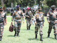 भारत-चीन सीमा पर तनाव के बीच लद्दाख पहुंचे सेना प्रमुख एमएम नरवणे, हालात का जायजा लिया - | india china deadlock lac army chief general manoj mukund naravane reaches leh east ladakh | Latest india Photos at Lokmatnews.in
