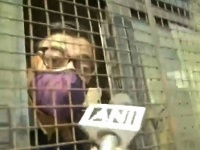 अर्नब गोस्वामी ने मुंबई पुलिस पर लगाया मारपीट का आरोप, देखें गिरफ्तारी के बाद का पहला बयान