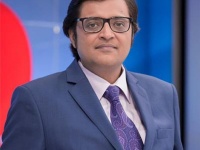 Republic TV के Editor-in-Chief Arnab Goswami गिरफ्तार, Mumbai Police पर लगाया मारपीट का आरोप!