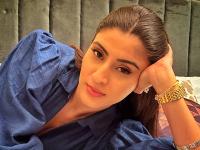 'अनुपमा' फेम बरखा भाभी ने शेयर की अपनी ग्लैमरस तस्वीरें, जैकेट के बटन खोलकर दिया पोज - | Anupama fame Barkha Bhabhi aka ashlesha sawant shared her glamorous pictures posed by opening the buttons of her jacket | Latest television Photos at Lokmatnews.in