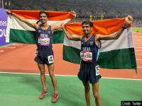 Asian Games 2023: 10 हजार मीटर रेस में कार्तिक और गुलवीर ने रचा इतिहास, भारत के हाथ लगे दो मेडल | Asian Games 2023 mens 10000 meter race event kartik kumar wins silver and gulveer wins bronze india wins 2 medal | Latest other-sports Photos at Lokmatnews.in