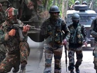 Jammu Kashmir: बारामूला के पट्टन में मुठभेड़ जारी, आर्मी का मेजर घायल, तीन आतंकी घिरे