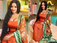 बाथटब में हॉट जलवों के बाद मोनालिसा फिर आईं ट्रेडिशनल अवतार में नजर, देखें ग्लैमरस तस्वीरें - | Bhojpuri sensation Monalisa Sexy, Bold and Hot photos on Instagram will make your day | Latest bhojpuri Photos at Lokmatnews.in