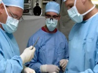 OMG! सरकारी डॉक्टरों ने ऑपरेशन थियेटर में चलाया 'Big Boss', होश में रहते मरीज की कर दी Brain Surgery