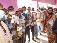 Bihar Election 2020: पहले चरण की 71 सीटों पर मतदान पूरा, CEC Sunil Arora ने दी ये Updates