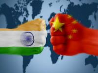 सीमा पर तनावः हाई अलर्ट पर वायुसेना, एयरफोर्स चीफ, सीडीएस और सेना प्रमुख पहुंचे लेह एयरबेस - | Indo-China border dispute Tension Airforce Chief CDS and Army Chief arrive Leh airbase high alert | Latest india Photos at Lokmatnews.in