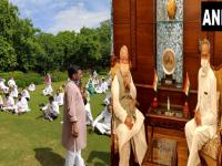 राजस्थान सियासी संकट: राजभवन में धरने पर बैठे कांग्रेस विधायक, चौथी बार राज्यपाल से मिलने पहुंचे सीएम अशोक गहलोत | Congress MLAs supporting Chief Minister Ashok Gehlot at Raj Bhawan | Latest politics Photos at Lokmatnews.in