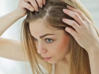 Monsoon Hair Care Tips: बारिश में बाल झड़ने, डैंड्रफ, बालों की स्मेल से छुटकारा पाने के 5 उपाय - | Monsoon Hair Care Tips: 5 ways to get rid of hair loss, dandruff, hair mash in the rain | Latest fashion-beauty Photos at Lokmatnews.in