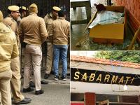 JNU Violence: प्रेसिडेंट आइशी घोष पर FIR दर्ज, गेट पर दिल्ली पुलिस का जमावड़ा, देखें तस्वीरें - | jnu violence fir against jnusu president aishe ghosh see sabarmati hostel photos | Latest india Photos at Lokmatnews.in