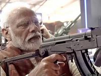 DefExpo 2020: में प्रधानमंत्री मोदी ने लिया हथियारों का जायजा, बंदूक से निशाना लगाते आए नजर, देखे तस्वीरें - | DefExpo 2020 prime minister narendra modi inaugurate DefExpo in lucknow images goes viral on internet | Latest india Photos at Lokmatnews.in