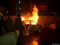 CAA Protest: हिंसक प्रदर्शनकारियों ने दरियागंज में कार में लगाई आग, देखें प्रोटेस्ट की लेटेस्ट तस्वीरें - | CAA Protest Delhi red fort daryaganj jama masjid Car torched in Daryaganj during protest over cab see images photos and pics | Latest india Photos at Lokmatnews.in