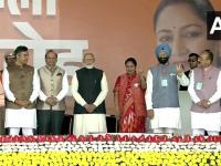 Delhi CM Oath Ceremony: चौथी महिला सीएम रेखा गुप्ता, देखिए कैबिनेट मंत्री लिस्ट - | Delhi CM Oath Ceremony Live 4th woman CM Rekha Gupta see cabinet minister list pm Narendra Modi greets the crowd at Ramlila Maidan see pics | Latest india Photos at Lokmatnews.in