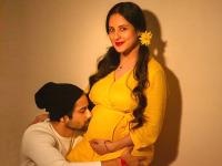 'देवों के देव महादेव' फेम पूजा बनर्जी ने फ्लॉन्ट किया बेबी बंप, शेयर की फोटोशूट की झलक, देखें तस्वीरें - | devon ke dev mahadev fame puja banerjee flaunts baby bump see latest photoshoot pics | Latest television Photos at Lokmatnews.in