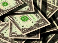 Rupee Vs Dollar: रुपया हुआ मजबूत, अमेरिकी डॉलर के मुकाबले 35 पैसे बढ़कर हुआ 81.58 - | Rupee Vs Dollar Rupee Rises 35 Paise to 81.58 against US Dollar | Latest business Photos at Lokmatnews.in