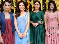 एकता कपूर के घर लगी सितारों की भीड़, गणपति दर्शन के दौरान नजर आए ये चेहरे, देखें तस्वीरें - | Ganesh Chaturthi celebration at Ekta Kapoor's house, Celebrities visit to seek Ganpati darshan | Latest television Photos at Lokmatnews.in