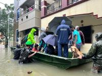 Cyclone Michaung: तमिलनाडु में चक्रवात 'मिचौंग' का कहर, चारों तरफ पानी-पानी, तस्वीरों से देखें बाढ़ का मंजर - | Cyclone Michaung Jagan govt sets up 181 relief camps across Andhra | Latest india Photos at Lokmatnews.in
