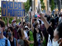 जॉर्ज फ्लॉयड की मौत पर अमेरिका में उबाल, डोनाल्ड ट्रंप की चेतावनी के बावजूद हिंसक प्रदर्शन जारी, देखें तस्वीरें - | Protests continue in the US over George Floyd's death, Trump warns to stop violent demonstrations | Latest world Photos at Lokmatnews.in