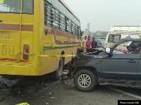 Ghaziabad Accident: दिल्ली-मेरठ एक्सप्रेसवे पर भीषण सड़क हादसा, स्‍कूल बस और कार में टक्‍कर, 6 की मौत - | Ghaziabad Accident Delhi-Meerut Expressway Road Accident 6 Died | Latest india Photos at Lokmatnews.in