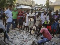 Haiti Earthquake: हैती में शक्तिशाली भूकंप से तबाही, 1297 लोगों की मौत, 5700 घायल, 7000 से अधिक मकान नष्ट, देखें तस्वीरें - | Haiti Earthquake 1297 people died 5700 injured thousands homeless 7-2-magnitude tremo see photos | Latest world Photos at Lokmatnews.in