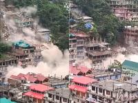 हिमाचल के कुल्लू से दिल दहला देने वाली तस्वीरें, मिनटों में इमारत हुई जमींदोज - | Himachal Pradesh landslide buildings collapse in Kullu see photos | Latest india Photos at Lokmatnews.in