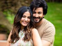 धीरज धूपर ने हिना खान के साथ शेयर की फोटो, दिखा रोमांटिक अंदाज, देखें तस्वीरें - | Hina Khan and Dheeraj Dhoopar romantic music video see viral pics | Latest television Photos at Lokmatnews.in