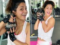 जिम में कुछ इस तरह मस्ती करती नजर आईं हिना खान, देखें तस्वीरें - | Hina Khan gym photos goes viral, see hina khan gorgeous workout photos here | Latest television Photos at Lokmatnews.in