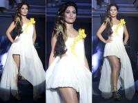 मेगा हेयर शो के लिए हिना खान ने रैंपवॉक पर दिखाया जलवा, देखें स्टाइलिश तस्वीरें - | Hina Khan At The Mega Hair Show Marigold By Streax Professional At Holiday Inn, see pics | Latest television Photos at Lokmatnews.in