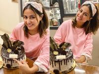 PHOTOS: 'बिग बॉस 14' के घर से बाहर आकर हिना खान का ऐसे हुआ स्वागत, देखें तस्वीरें - | hina khan receives a warm welcome at home see photos | Latest television Photos at Lokmatnews.in