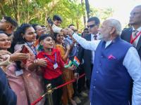 PM in Mauritius updates: भोजपुरी संगीत से पीएम मोदी का स्वागत?, धन्य हो देश हमारा, मोदी जी पधारे हैं..., देखें तस्वीरें - | PM narendra in Mauritius LIVE updates PM Modi welcomed Bhojpuri music dhanya ho desh harama modi ji padhare hain see pic | Latest world Photos at Lokmatnews.in