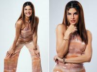 Jacqueline Latest Photos : जॅकलिन फर्नांडिसने केलं ग्लॅमरस फोटोशूट, फोटोवरून हटणार नाही तुमची नजर - Marathi News | Jacqueline Fernandez did a glamorous photoshoot fans were blown away after seeing the pictures | Latest filmy Photos at Lokmat.com
