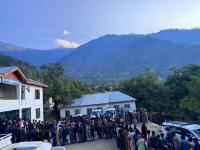 J&K Assembly elections 2024: मतदान के लिए लंबी कतारों में लगे मतदाता, सामने आईं तस्वीरें, देखें - | Jammu And Kashmir Assembly Election 2024 Voters in queues at polling station | Latest india Photos at Lokmatnews.in