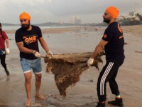 CISF का मुंबई जुहू बीच पर सफाई अभियान