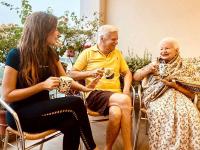 कोरोना व्हायरसवर मात दिल्यानंतर कनिका घालवतेय असा वेळ, पाहा तिचे हे खास फोटो - Marathi News | kanika kapoor spend time with family photos goes viral on social media PSC | Latest filmy Photos at Lokmat.com