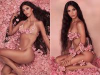 किम कर्दाशियां ने फूलों के बीच बिकिनी में शेयर की तस्वीरें - | Bikini Photos: Kim Kardashian Share her Sensational and Sexy Pics on Instagram | Latest hot-sexy Photos at Lokmatnews.in