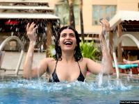 स्विमिंग पूल में करिश्मा तन्ना के ब्लैक बिकीनी अवतार ने लगाई आग, तस्वीरें देख फैंस की टिक गईं निगाहें - | Bold Pics: karishma tanna black bikini avatar raise temperature on instagram | Latest hot-sexy Photos at Lokmatnews.in