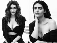 करिश्मा तन्ना के 'ब्‍लैक एंड व्‍हाइट' फोटोशूट ने सोशल मीडिया पर बढ़ाया तापमान - | Karishma Tanna Sexy Black And White Photoshoot Looking Smoking Hot, See Bold Pics | Latest television Photos at Lokmatnews.in