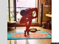 चंद्रमुखी चौटाला उर्फ कविता कौशिक के हॉट योग के मुरीद हुए फैंस - | Bold Pics: FIR Actress kavita kaushik hot yoga poses goes viral on Instagram | Latest hot-sexy Photos at Lokmatnews.in