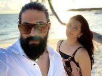 केजीएफ २ फेम रॉकी भाई उर्फ अभिनेता यश मालदीवमध्ये फॅमिलीसोबत एन्जॉय करतोय व्हॅकेशन, पहा फोटो - Marathi News | Kgf 2 Star Yash family vacation in maldives photos goes viral on internet see pics | Latest filmy Photos at Lokmat.com