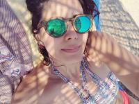 ग्लॅमरस फोटो शेअर करून किर्ती कुल्हारीने दिला हा मेसेज, व्हायरल झाला फोटो - Marathi News | kirti kulhari look sizzling her picture sharing on instagram | Latest filmy Photos at Lokmat.com