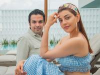 PHOTOS: काजल अग्रवाल शेअर केले हनीमूनचे लेटेस्ट फोटो, समुद्र किनारी पतीसोबत रोमान्स करताना दिसली - Marathi News | kajal aggarwal gautam kichlu honeymoon photos and images | Latest filmy Photos at Lokmat.com