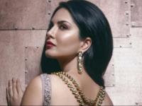 सनी लियोन के कारण लोग आत्महत्या करने पर मजबूर, फूंके पुतले - | Karnataka bans Sunny Leone: Will commit mass suicide | Latest bollywood Videos at Lokmatnews.in