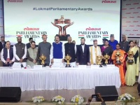 Lokmat Parliamentary Awards 2018 : इन आठ सांसदों को उपराष्ट्रपति वेंकैया नायडू ने किया सम्मानित, देखें वीडियो