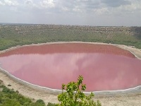 Maharashtra Lonar Lake Updates: लोनार ही नहीं ये झील भी बदलती हैं अपने पानी का रंग