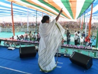 ममता बनर्जी ने जब रैली में जनता से लगवाया 'चौकीदार चोर है' का नारा